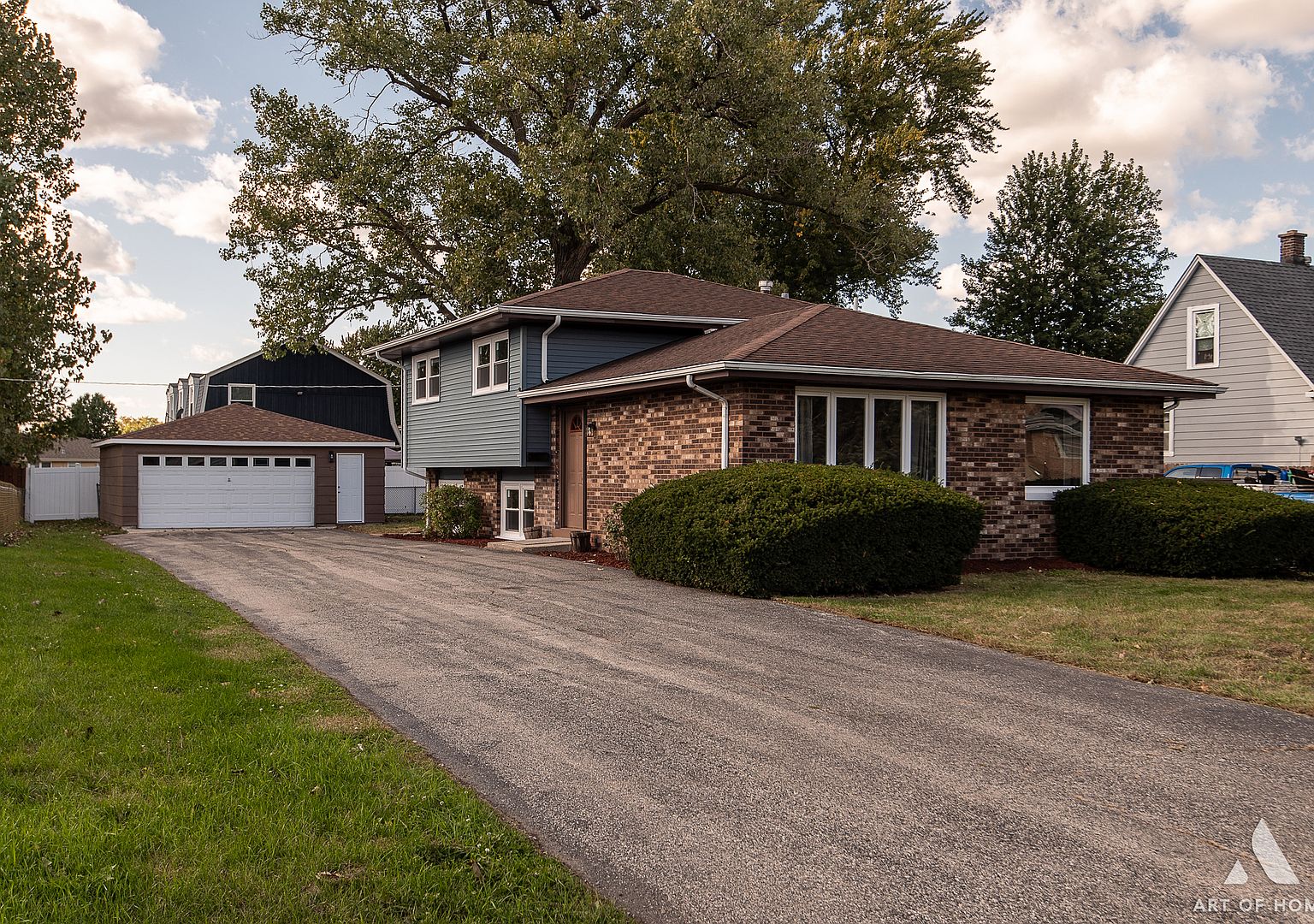 10956 S Nagle Ave, Worth, IL 60482 | Zillow