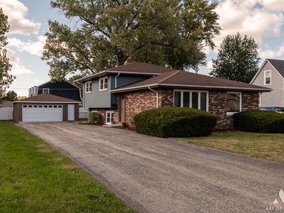 10956 S Nagle Ave, Worth, IL, 60482