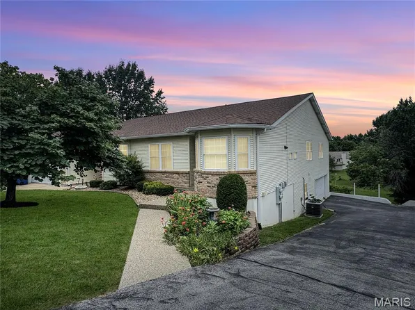 109 Wenona Dr, Washington, MO 63090