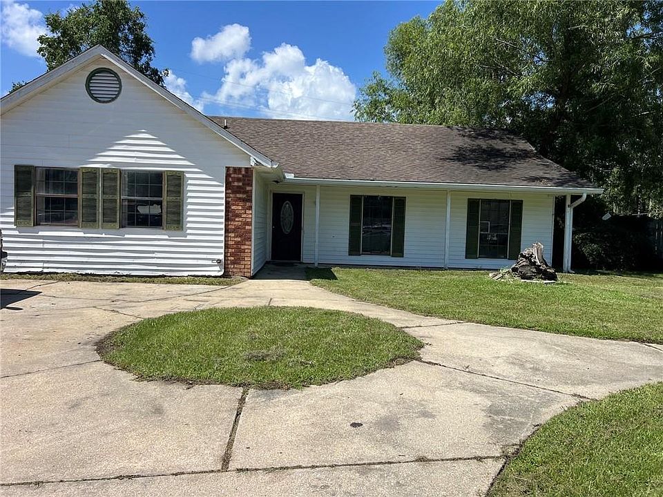 1st image of 804 Huntwyck Cir