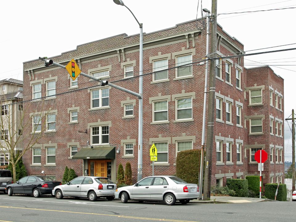 1st image of 5019 Phinney Ave N #335