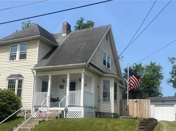 1215 Lake Dr, Zanesville, OH 43701