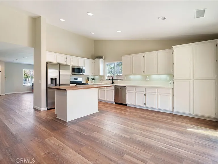 25349 Silverwood Ln — Photo 12