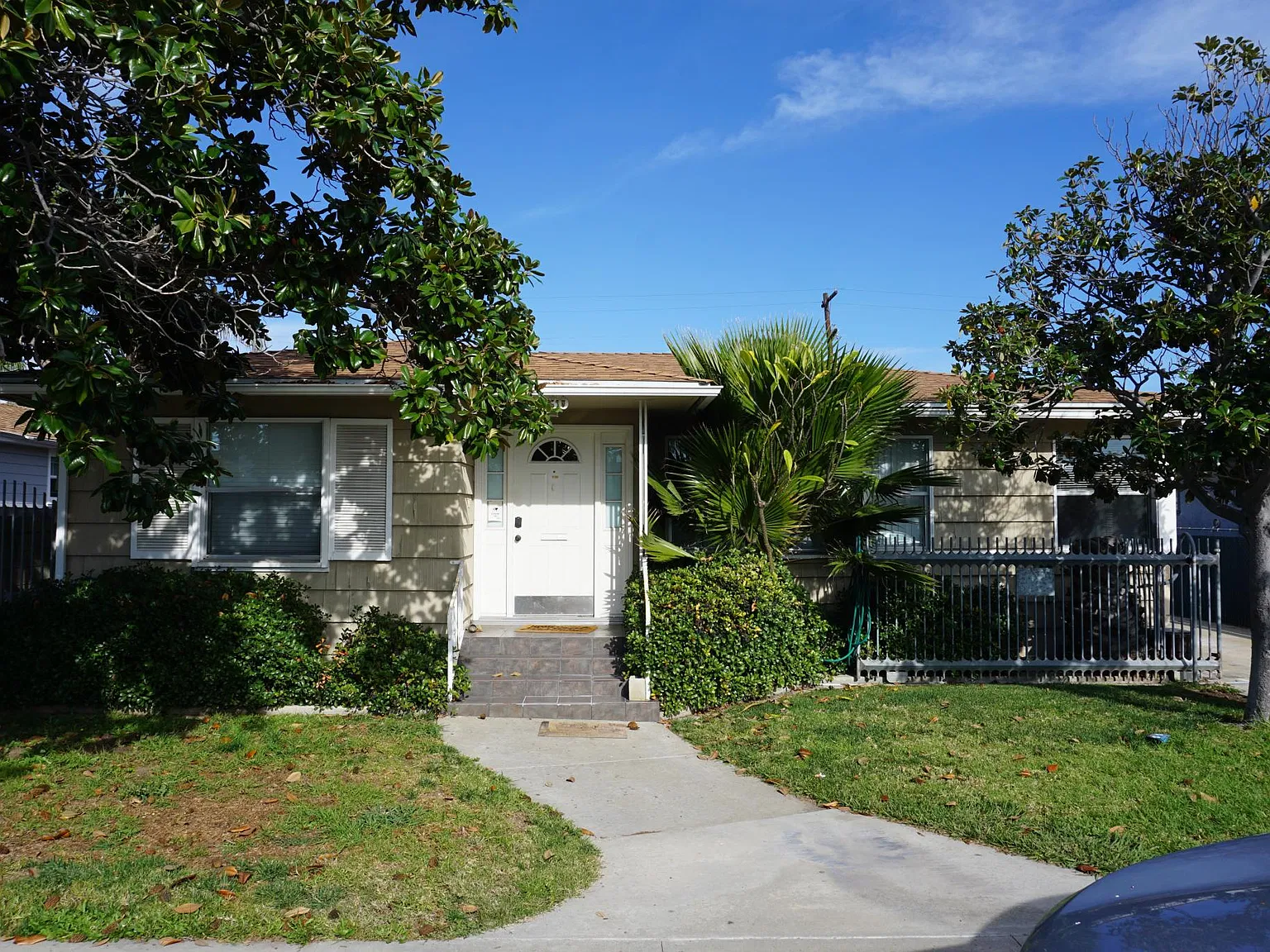 7 bed, 2273 sqft, $9,400 — Photo 1