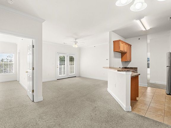 5th image of 2025 Silvercrest Dr. #F