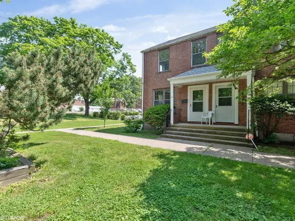 3 Nob Hill Cir, Bridgeport, CT 06610