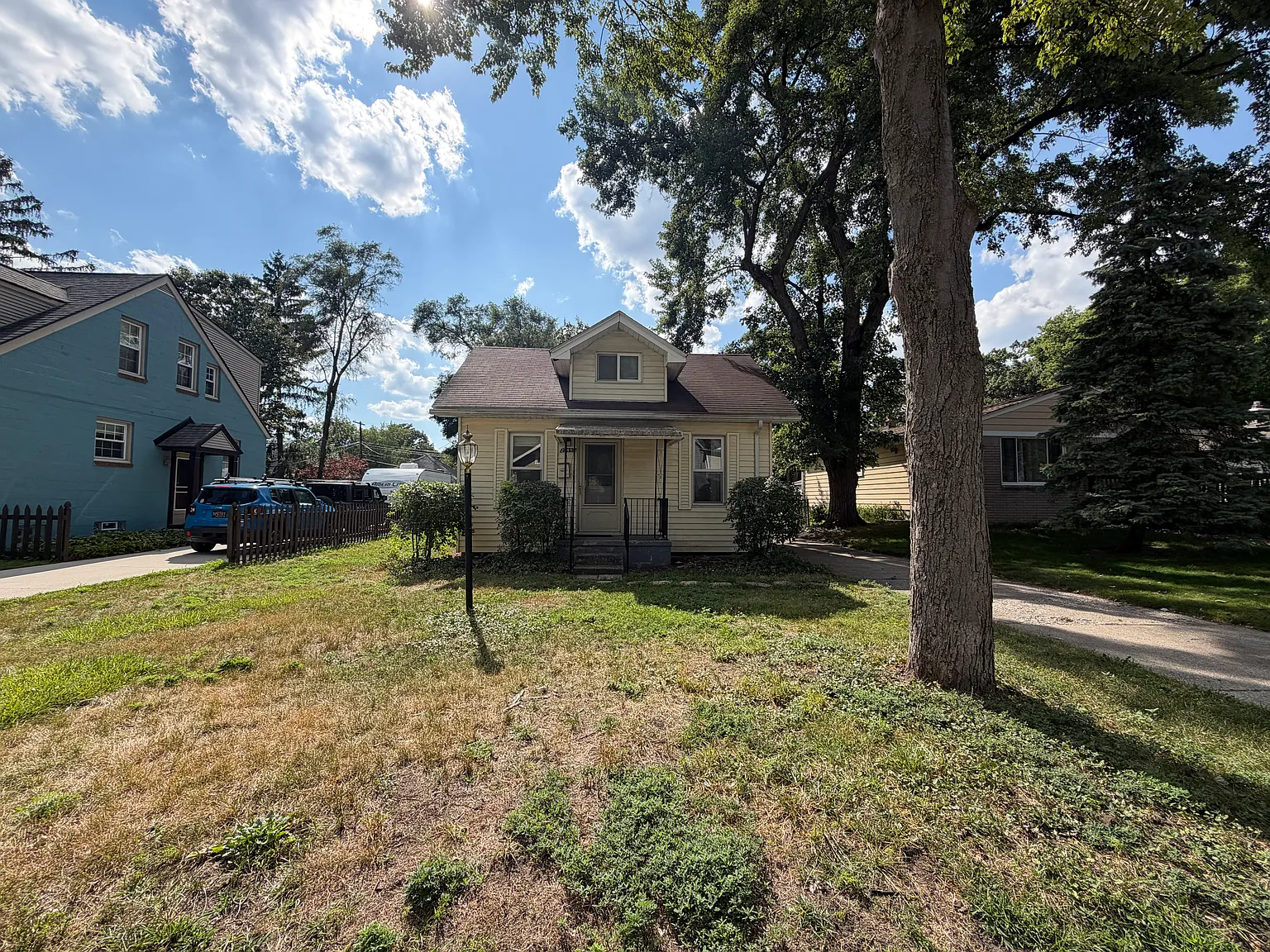 3 bed, 1000 sqft, $1,700 — Photo 1