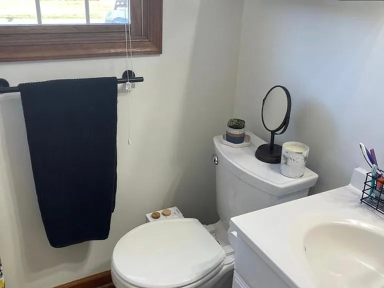 899 Charlotte Dr — Photo 4