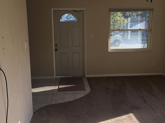 3rd image of 809 61st Ave NE