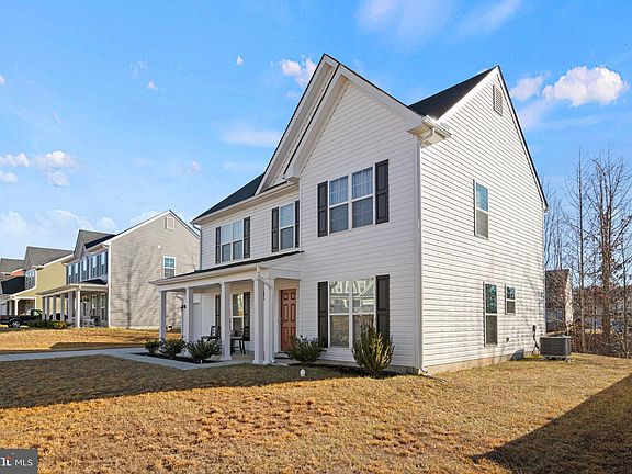 3rd image of 405 Breezewood Way