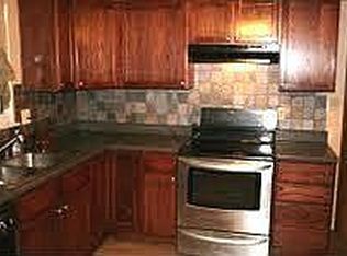 520 NW Brock Cir, Blue Springs, MO 64014