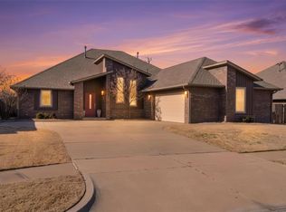 17705 Sparrow Hawk Ln, Edmond, OK 73012