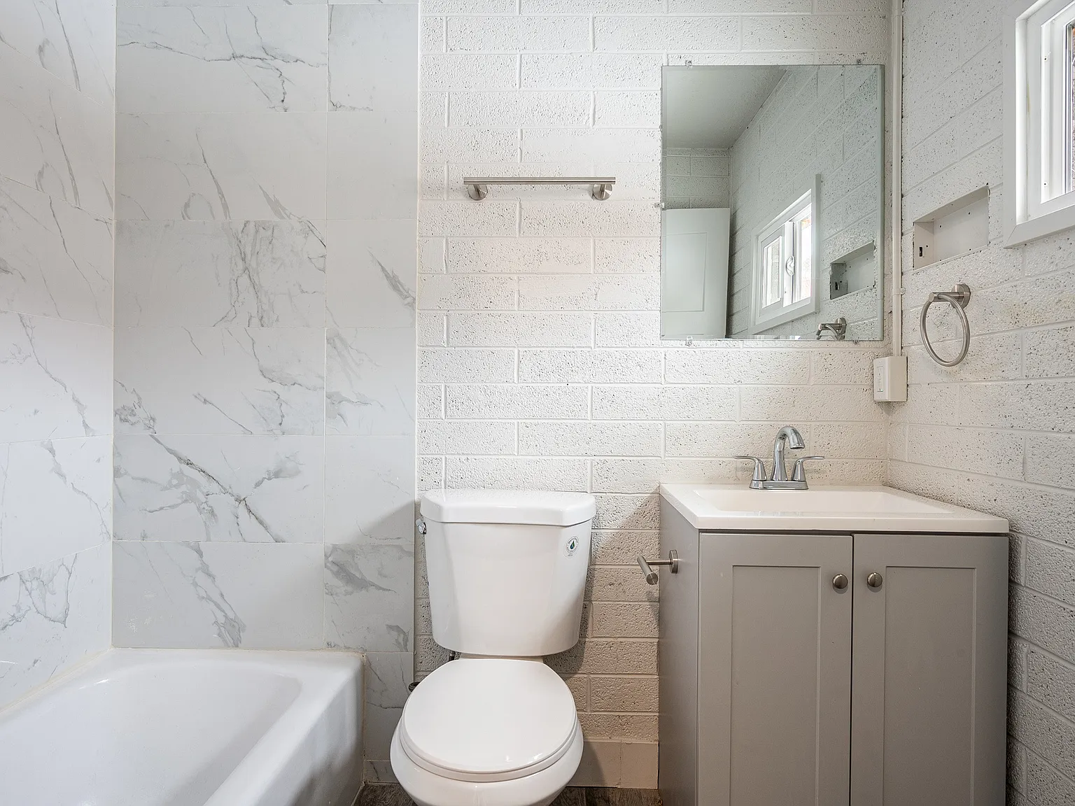 1180 Cove View Road - 15 — Photo 3