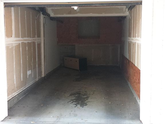 4th image of 215 E Okeefe St APT 8