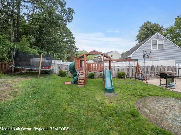 1 Deck Court, Howell, NJ 07731