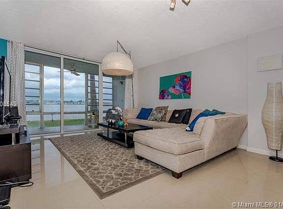 4th image of 1175 Miami Gardens Dr #102
