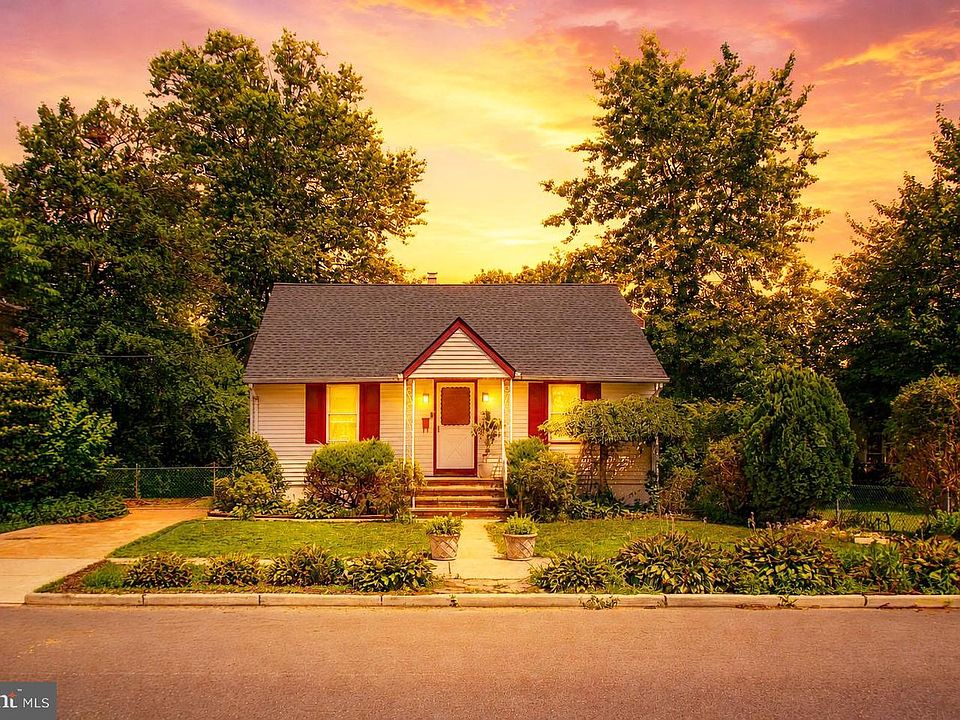 1st image of 32 Holmes Ave