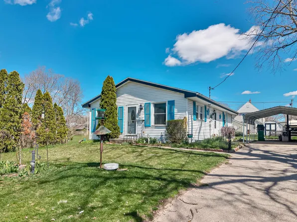 121 Goodhue St, South Beloit, IL 61080