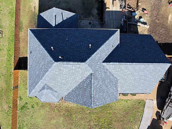 4th image of 30 Woodmont Dr