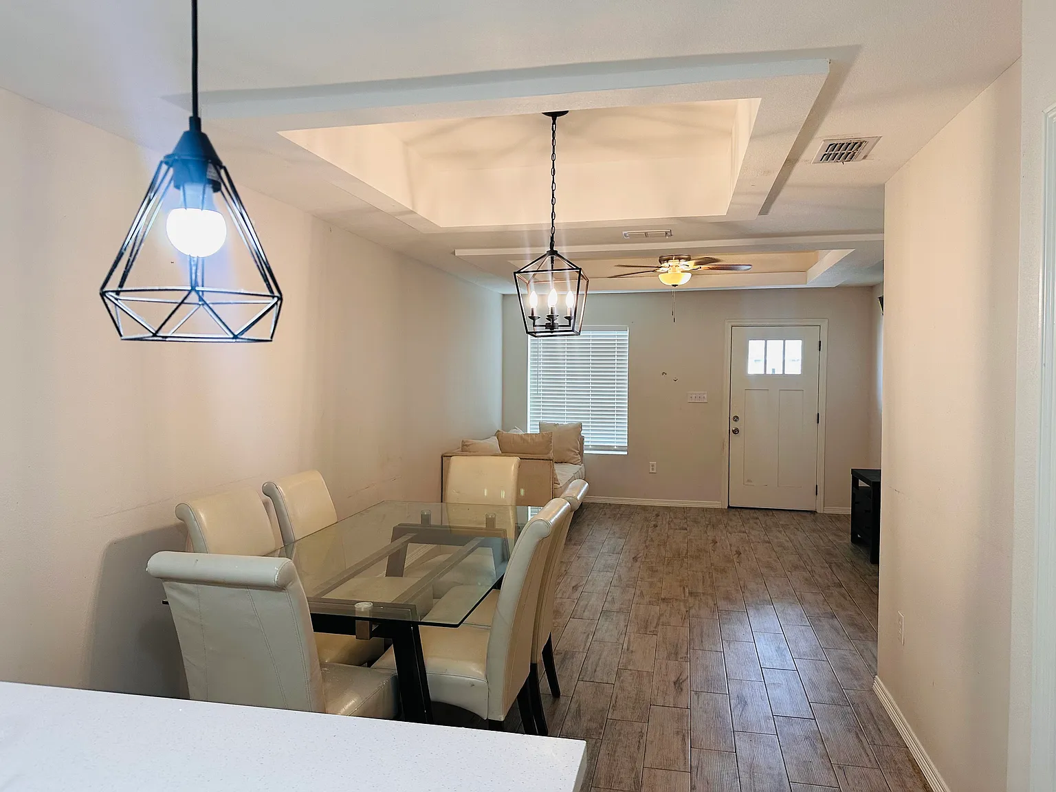 3 bed, $1,900 — Photo 4