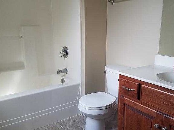 2nd floor full bath