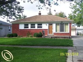 29410 Tamarack Dr photo 1