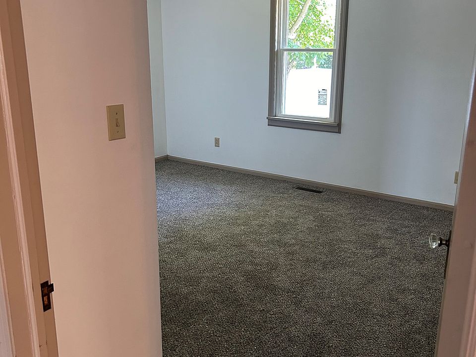 2nd image of 318 Chestnut St