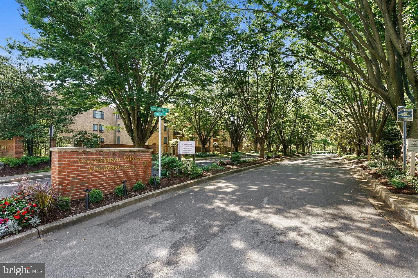 Georgetown Village Codm — Photo 3