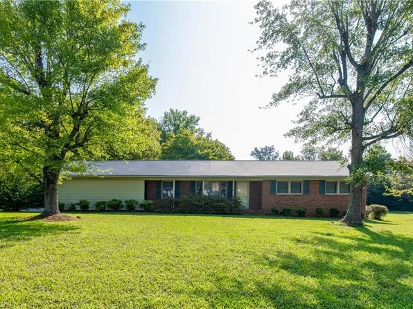 4146 Beaumont Dr, Sophia, NC 27350