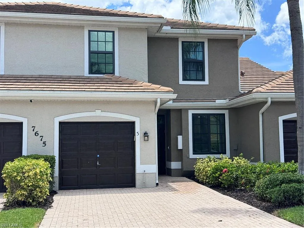 3 bed, 2.5 bath, 1406 sqft, $2,500 — Photo 2