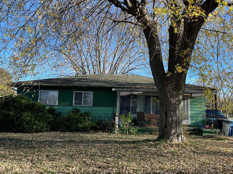 1st image of 470 Travis Dr