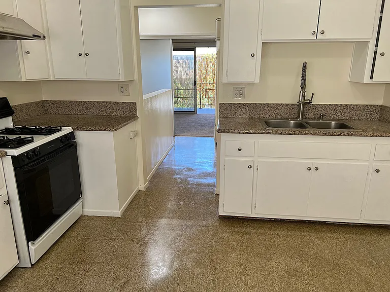 1035 Magnolia Ave #5 — Photo 13