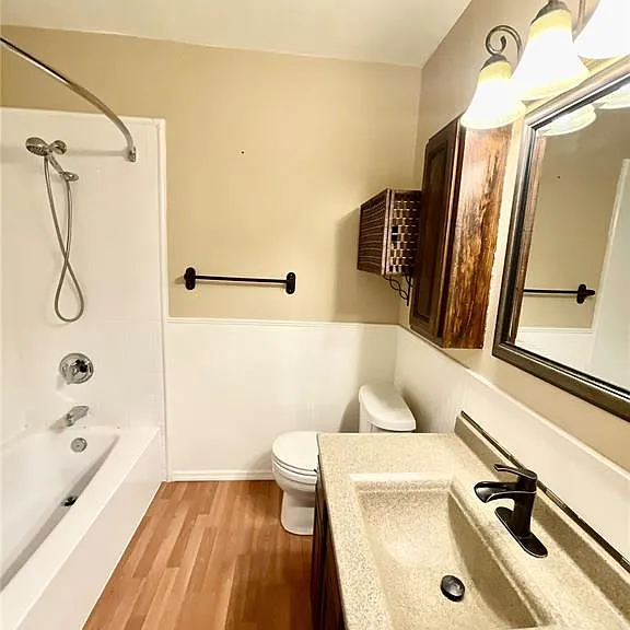 208 Harvard Dr — Photo 36