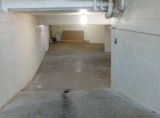 911 E Potter Ave, Milwaukee, WI 53207