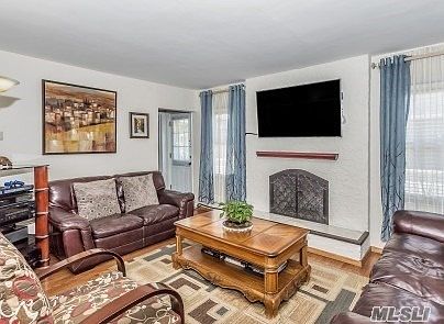 5th image of 1482 Marshall St