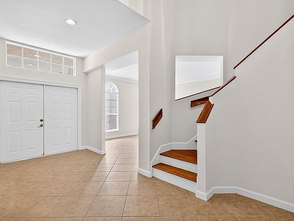 2nd image of 194 Lone Pine Drive