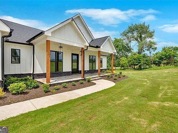 3rd image of 300 Eminence Peak