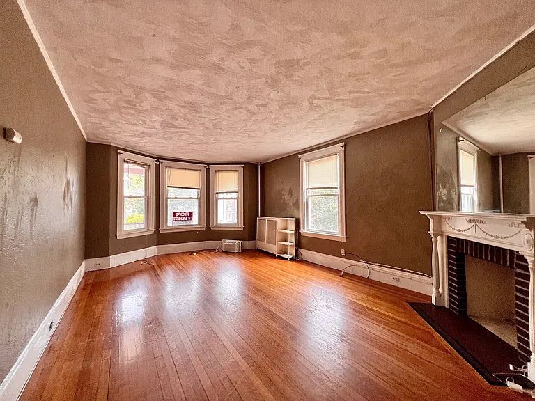 148 Strathmore Rd #1 — Photo 4