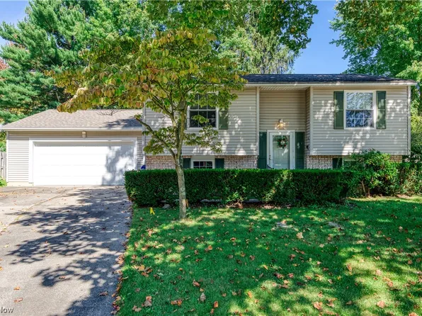 662 Ellen Ct, Ravenna, OH 44266