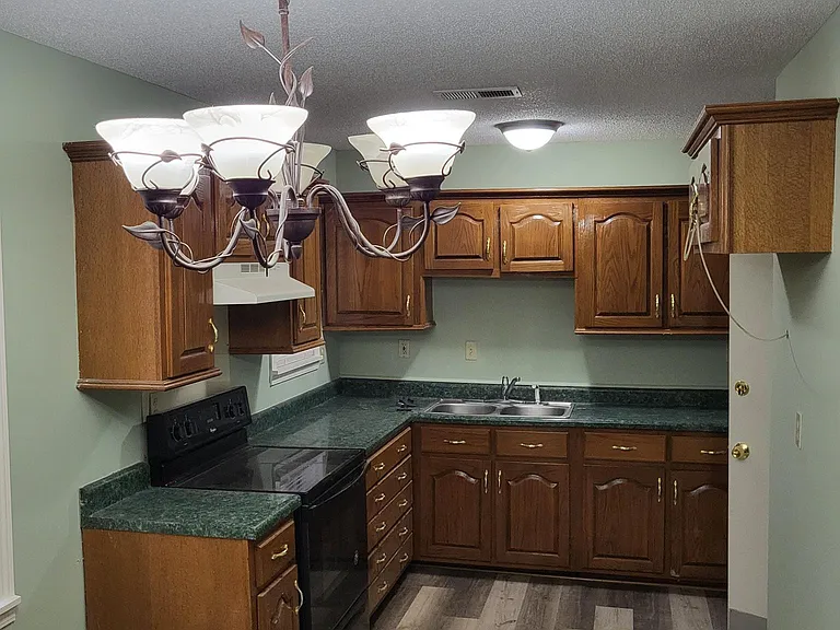 5168 Vickie Cv — Photo 2