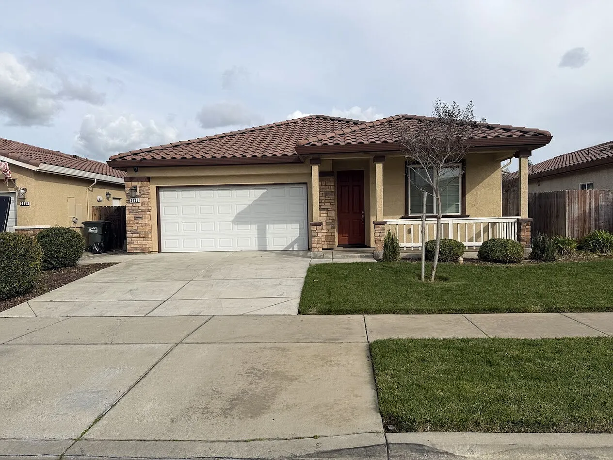 3346 Line Dr photo 1