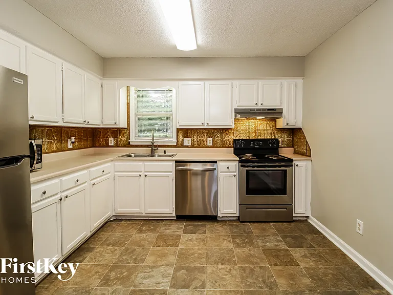 107 Eagle Nest Ct — Photo 3