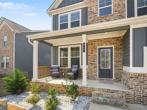 3rd image of 917 Melville Dr