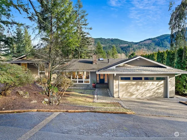1590 Sycamore Drive SE, Issaquah, WA 98027