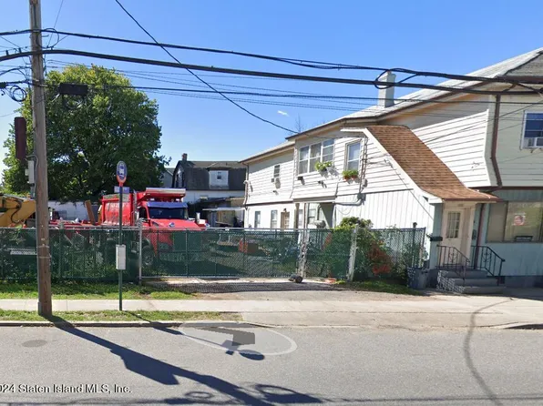 1890 Clove Rd, Staten Island, NY 10304