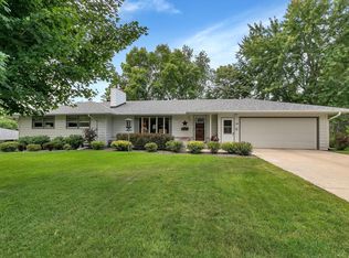 14 Roger Rd, Saint Cloud, MN 56301