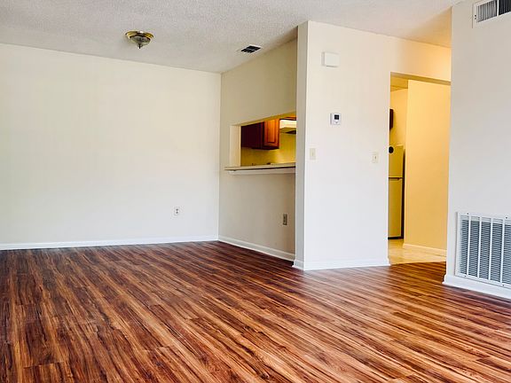 3rd image of 5214 Via Hacienda Cir APT 205