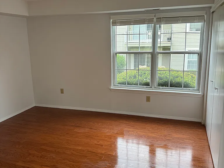 311 Society Pl — Photo 38