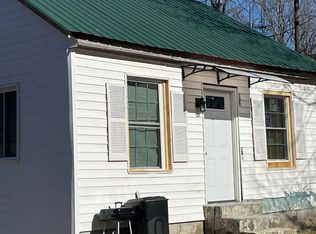 1094 Fairgrounds Rd, Farmville, VA 23901