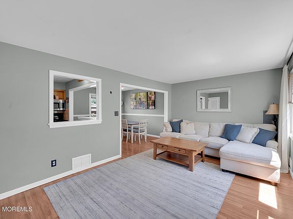 4th image of 341 20th Avenue